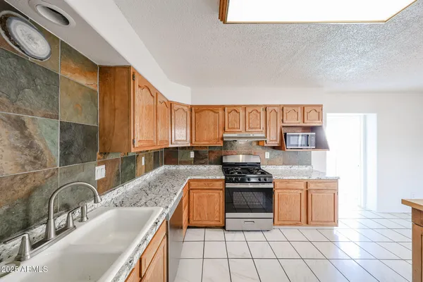 $2,195 | 3408 West Port Au Prince Lane, Phoenix, AZ 85053