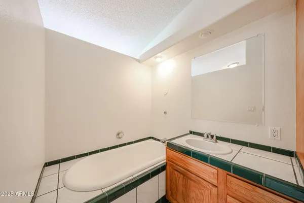 $2,195 | 3408 West Port Au Prince Lane, Phoenix, AZ 85053