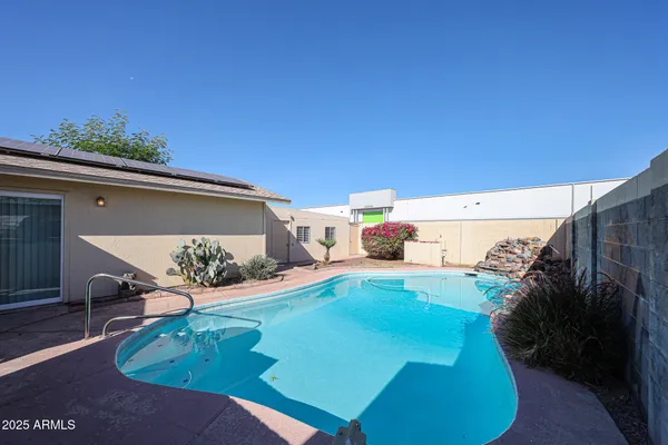 $2,195 | 3408 West Port Au Prince Lane, Phoenix, AZ 85053