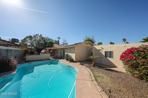 $2,195 | 3408 West Port Au Prince Lane, Phoenix, AZ 85053