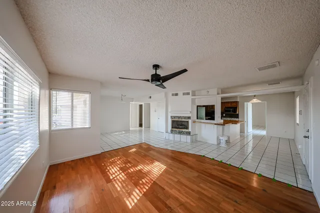 a view of an empty room and window