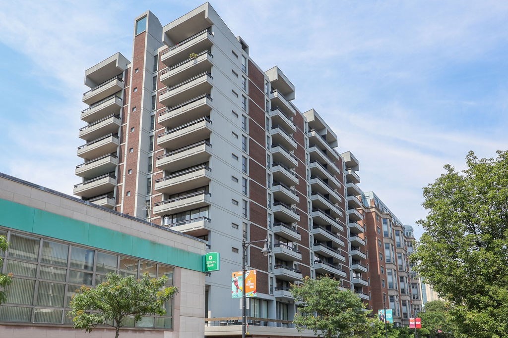 566 Commonwealth Avenue, Unit 710 Boston, MA 02215 - Photo 30 of 31 a front view of a building