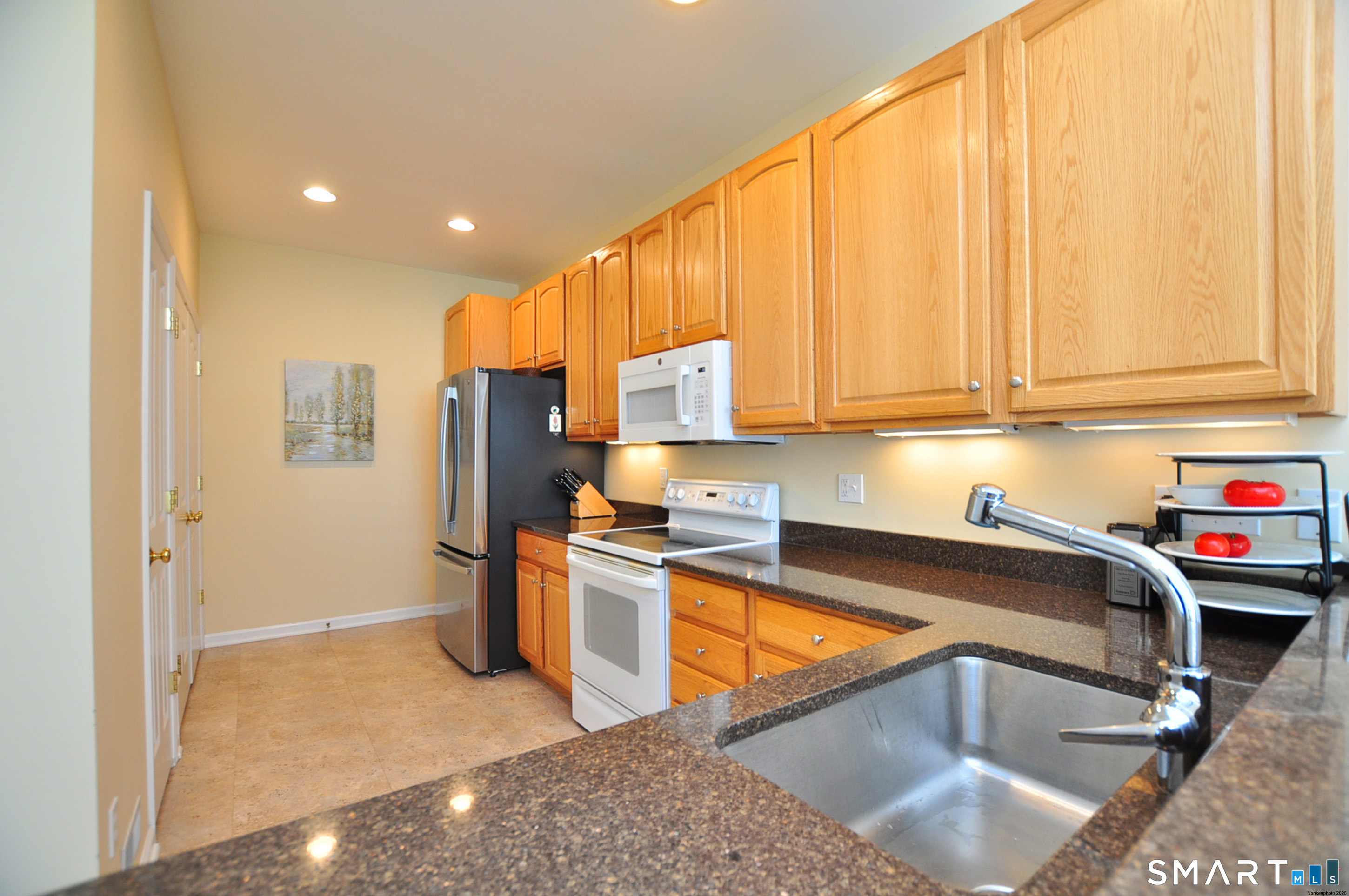 14 Carlson Ridge Court, Unit 14 New Milford, CT 06776 - Photo 17 of 39