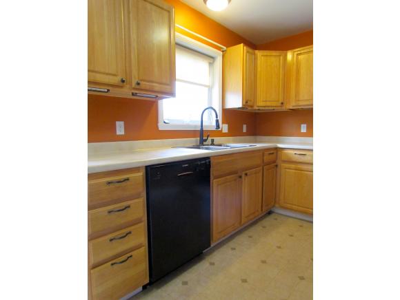 54 Colonial Road, Unit 103 Fairfax, VT 05454 - Photo 4 of 16