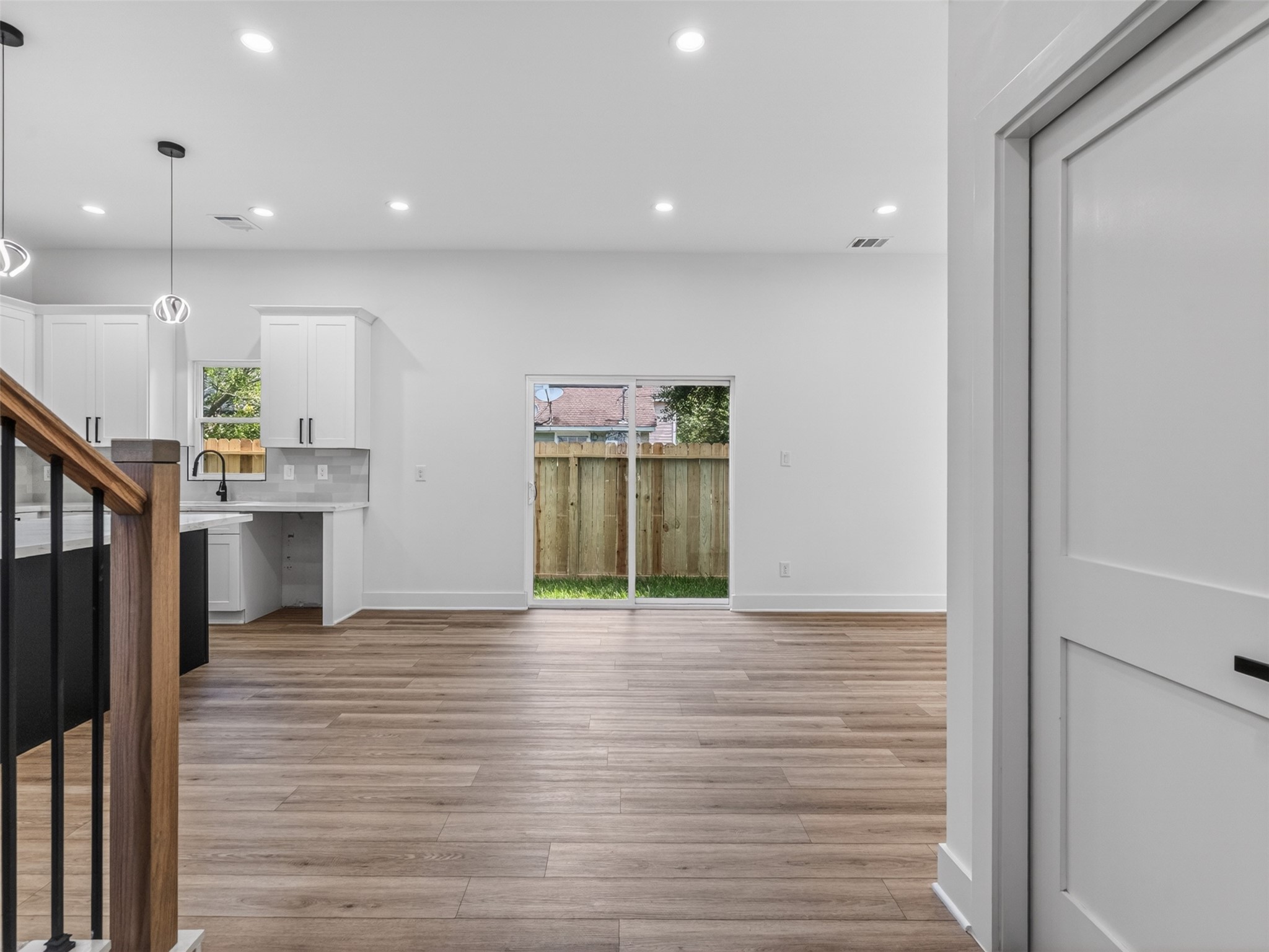 6801 Apollo Street, Unit A/B Houston, TX 77091 - Photo 7 of 37 Gallery Image 7