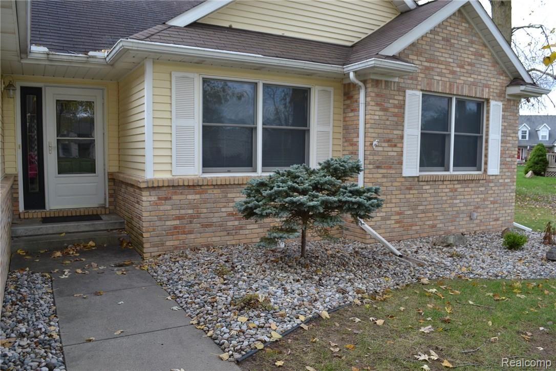 6409 Woodbrook Road Linden, MI 48451 - Photo 3 of 63 DSC_0469.JPG