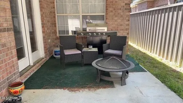 $1,700 | 6004 East Jackson Street, Bay St. Louis, MS 39520