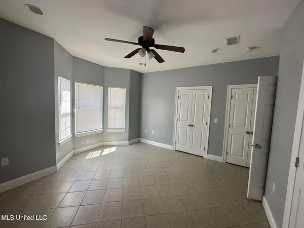 $1,700 | 6004 East Jackson Street, Bay St. Louis, MS 39520