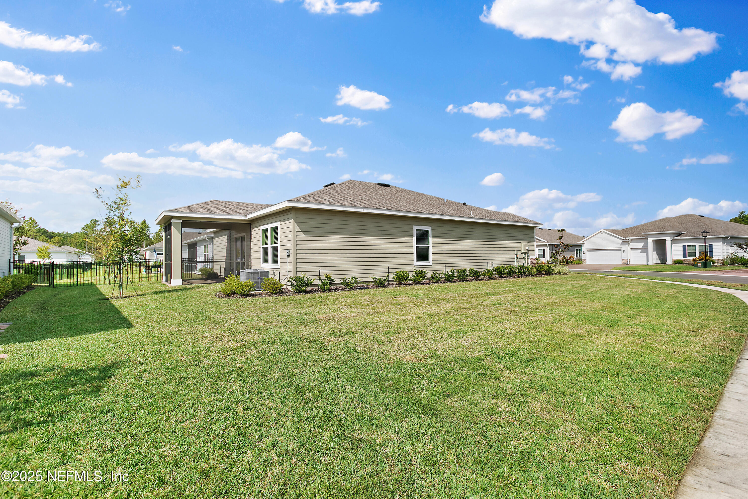 75045 Pondside Lane Yulee, FL 32097 - Photo 15 of 25 15-Exterior Back