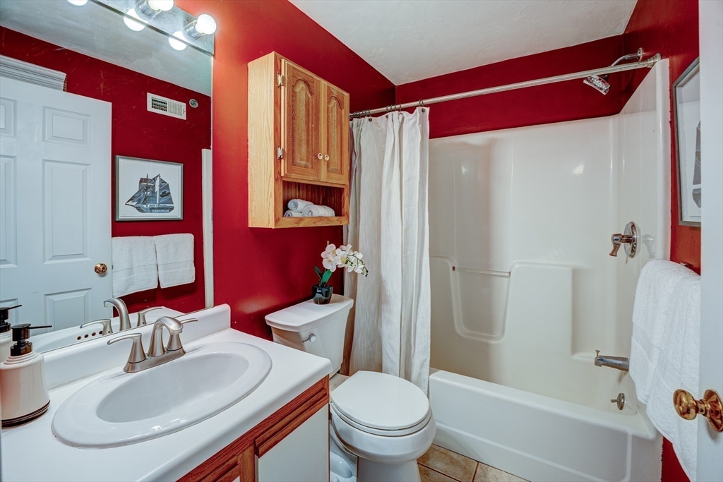360 Littleton Road, Unit E8 Chelmsford, MA 01824 - Photo 19 of 35 Gallery Image 19