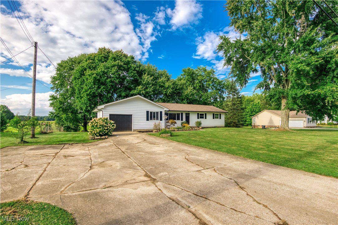 4761 Waterloo Road Atwater, OH 44201 - Photo 42 of 45 Single story home featuring a front yard