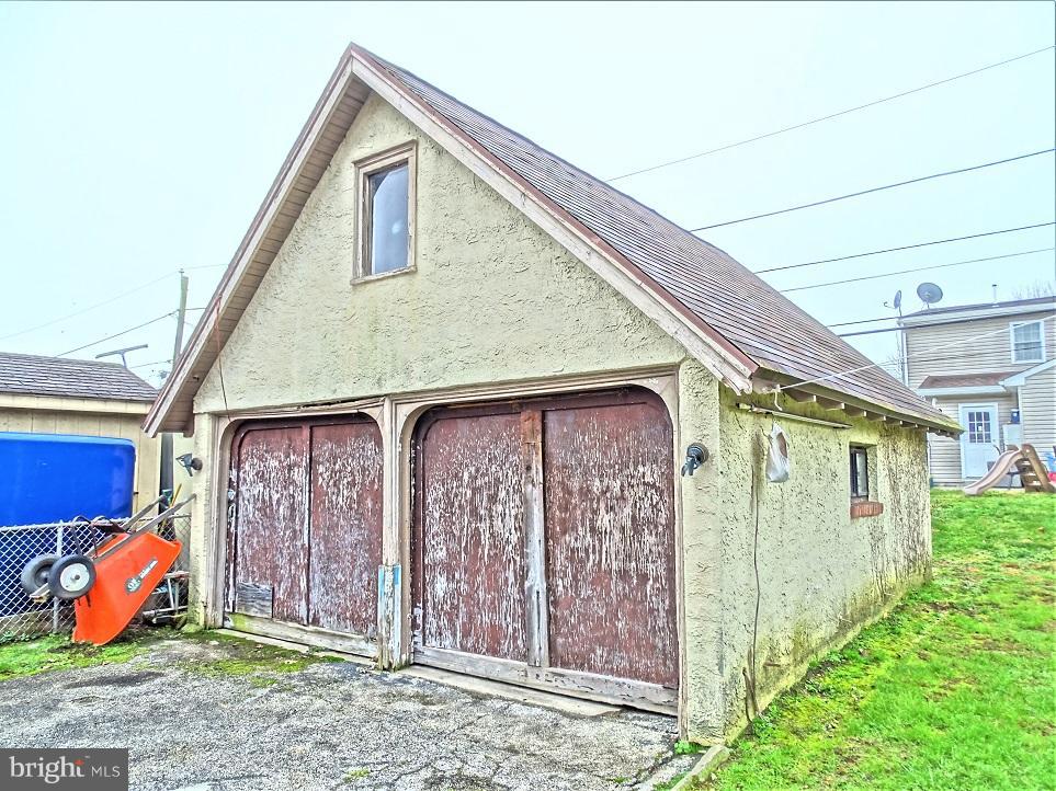 506 Crum Lynne Road Ridley Park, PA 19078 - Photo 4 of 22 Detached 2-car garage