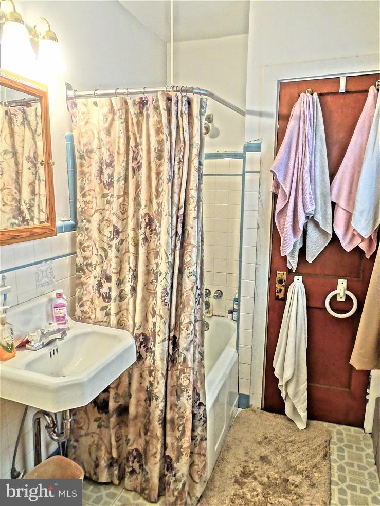 506 Crum Lynne Road Ridley Park, PA 19078 - Photo 10 of 22 Apt 1- Bathroom