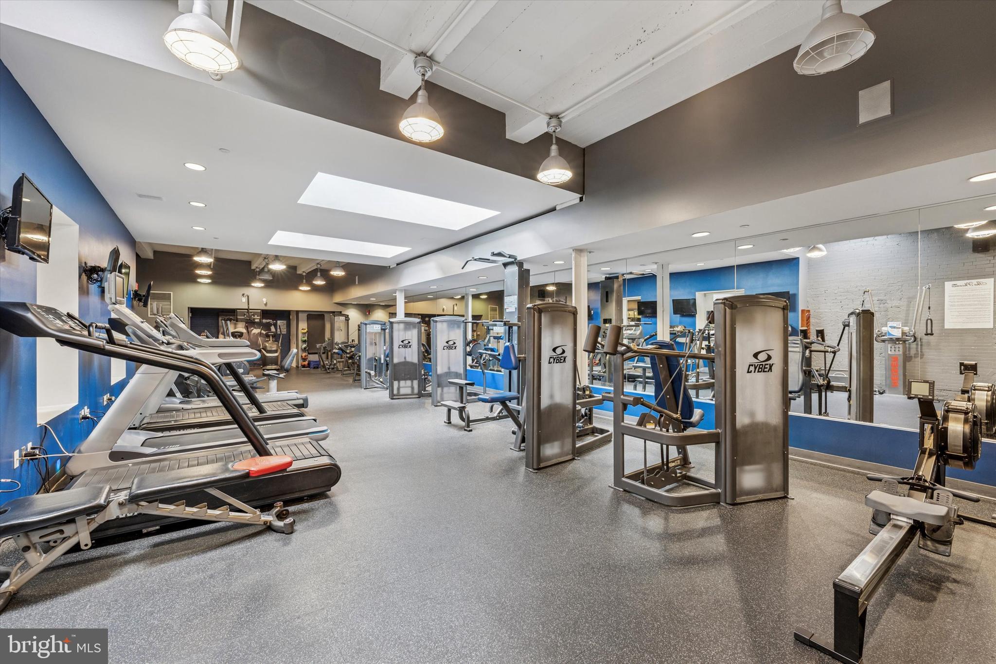 1600 Arch Street, Unit 1706 Philadelphia, PA 19103 - Photo 25 of 34 a view of a room with gym equipment