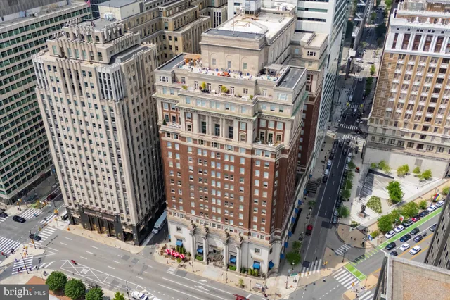a large building with a street