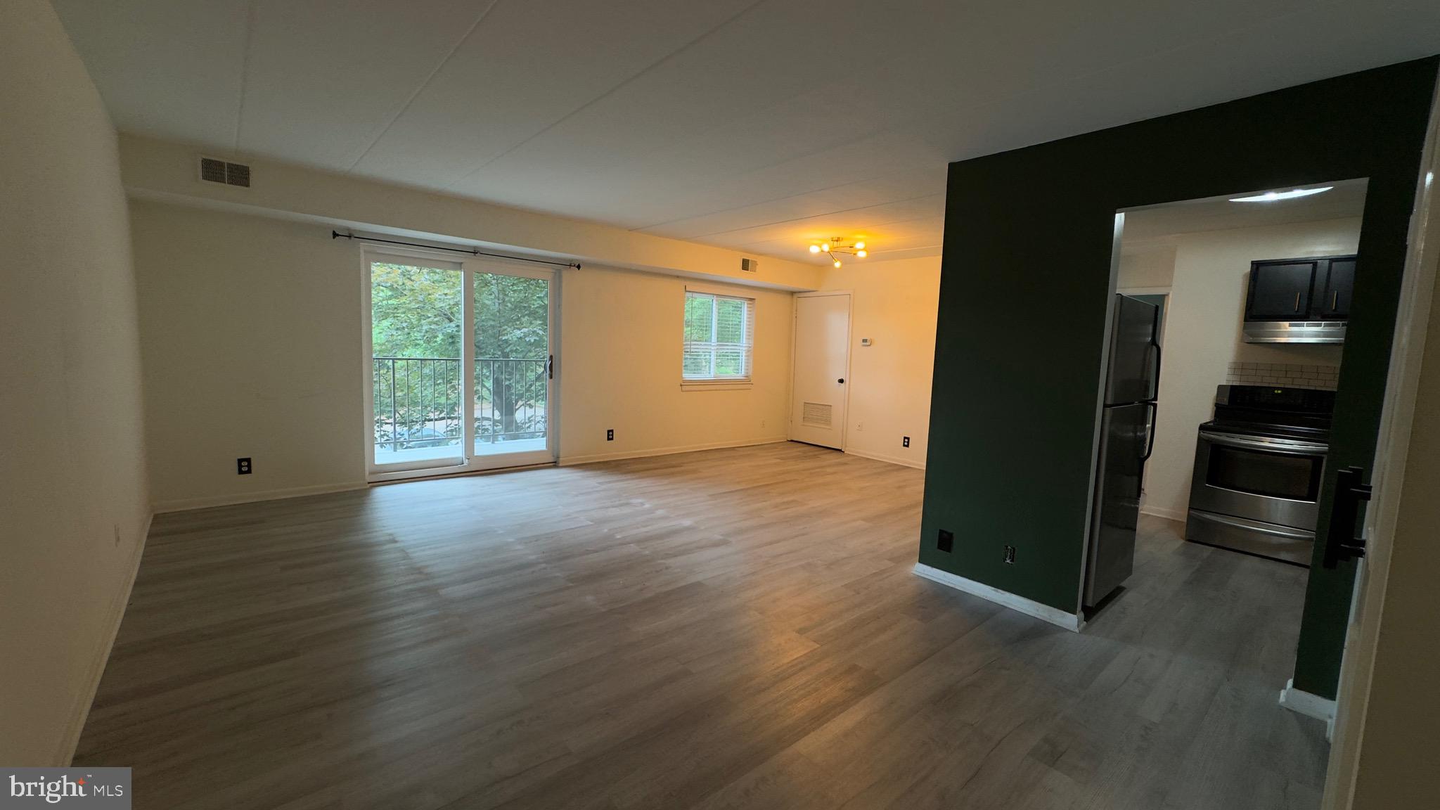 6270 Edsall Road, Unit 301 Alexandria, VA 22312 - Photo 2 of 14
