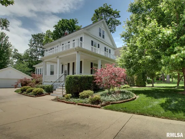 $369,900 | 2706 Maine Street, Quincy, IL 62301