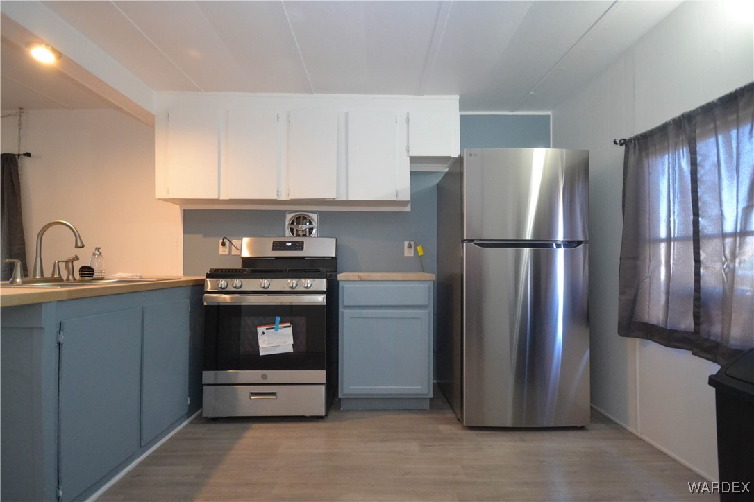 1688 Talc Road Bullhead City, AZ 86442 - Photo 11 of 39 Kitchen