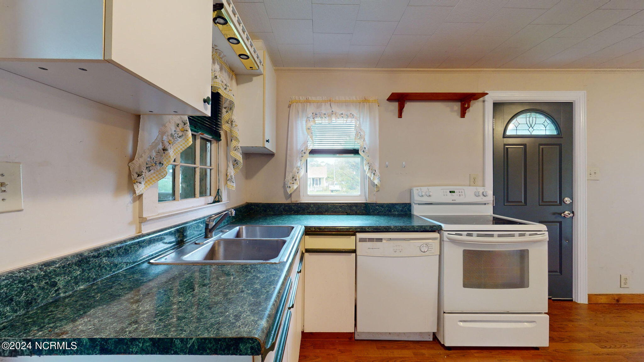 407 Broad Creek Loop Road Newport, NC 28570 - Photo 5 of 41 31-web-or-mls-407-Broad-Creek-Loop-Rd-Ne