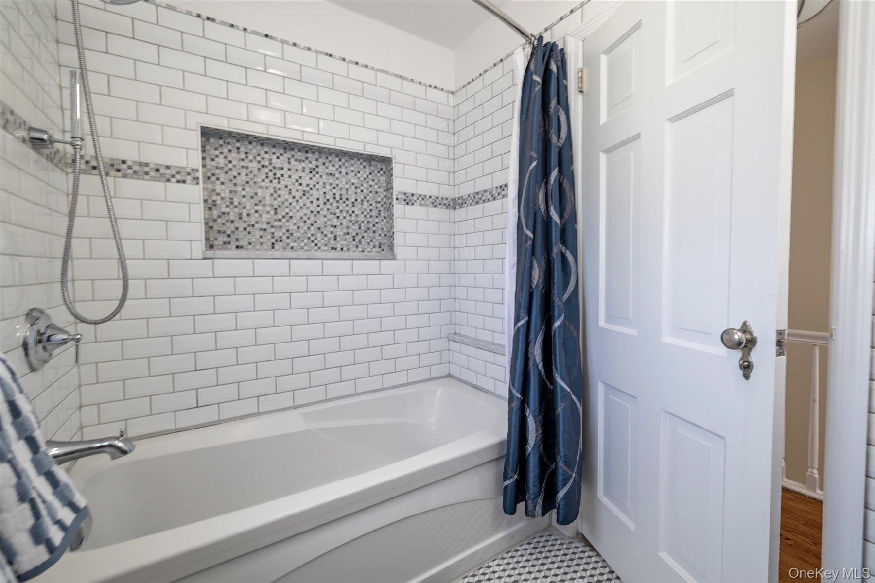 41 Hart Street Lynbrook, NY 11563 - Photo 22 of 30