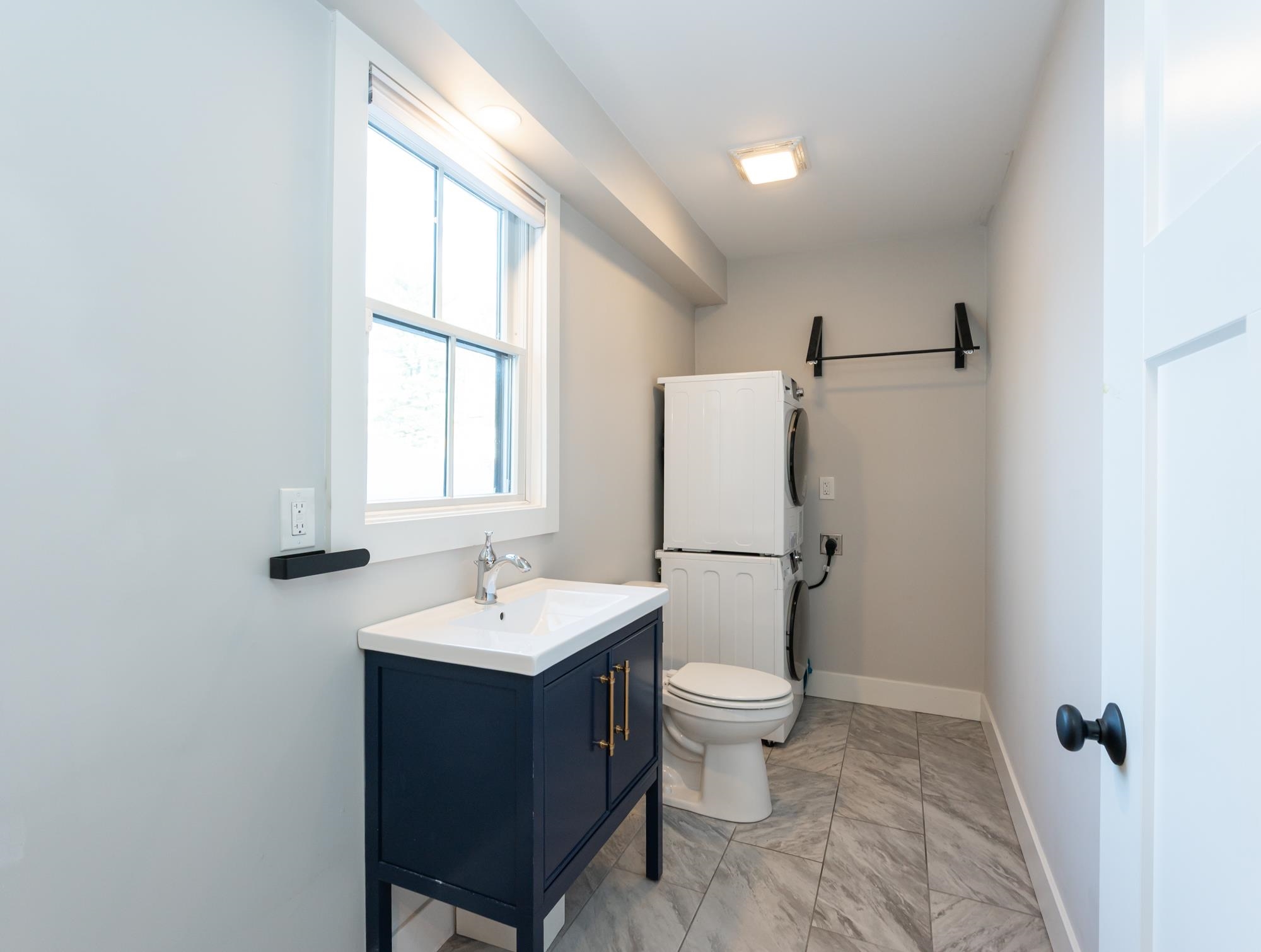 56 Maple Street, Unit C Hopkinton, NH 03229 - Photo 14 of 41