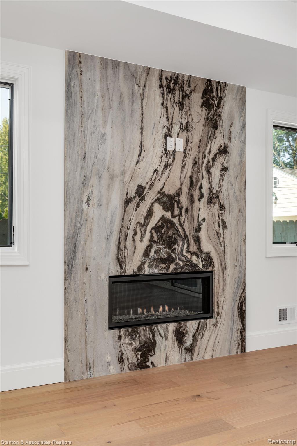 3328 Starr Road Royal Oak, MI 48073 - Photo 6 of 62 fireplace