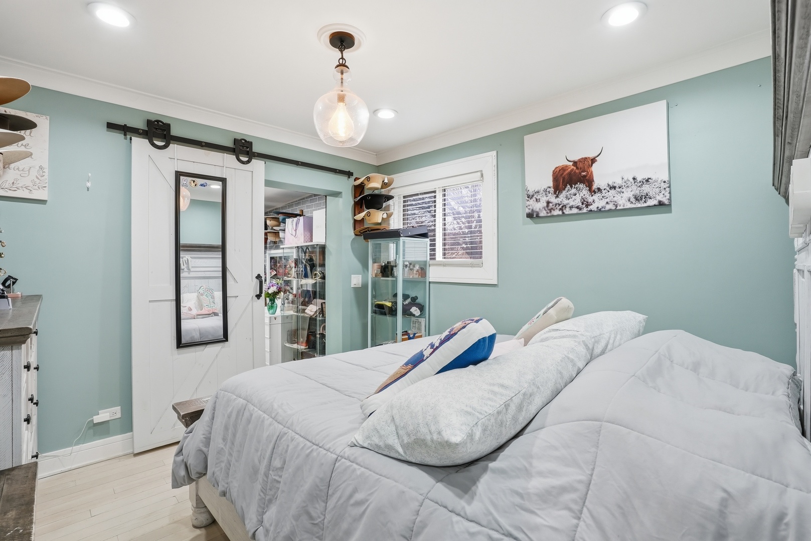 1900 North Kenneth Avenue Chicago, IL 60639 - Photo 10 of 28 Gallery Image 10