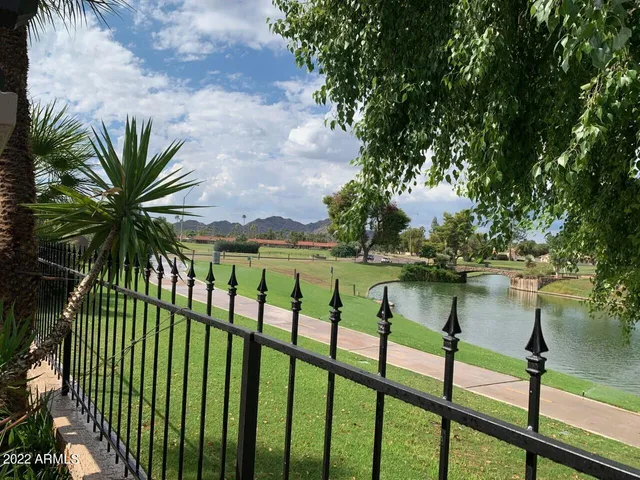 a view of entryway and hall yard