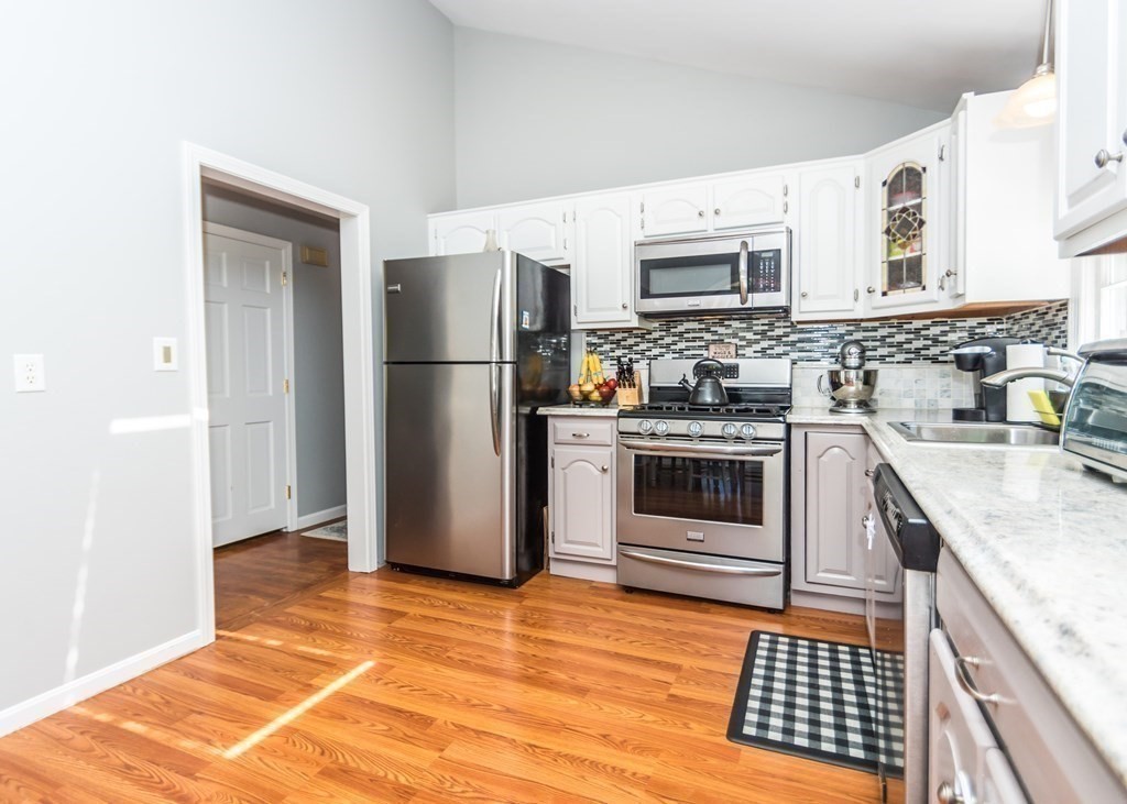 47 Tower Farm Road Billerica, MA 01821 - Photo 5 of 31