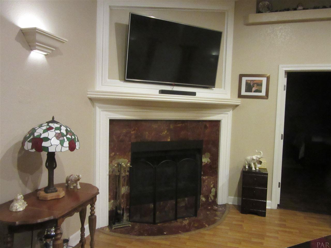 5291 Windham Road Milton, FL 32570 - Photo 6 of 30 Red onyx surround