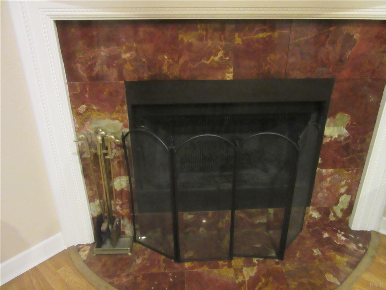 5291 Windham Road Milton, FL 32570 - Photo 9 of 30 Red onyx surround