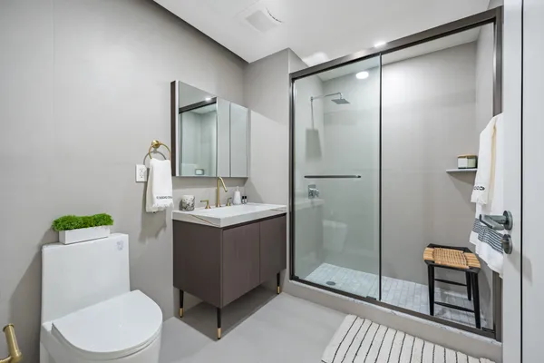 $1,500,000 | 11-52 44th Drive, Unit 7R | Long Island City