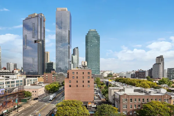 $1,500,000 | 11-52 44th Drive, Unit 7R | Long Island City