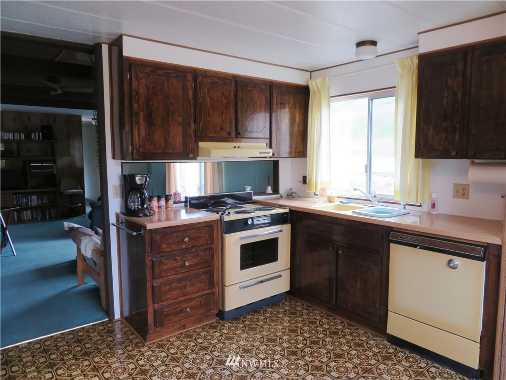 7 Bremner Lane Republic, WA 99166 - Photo 5 of 24