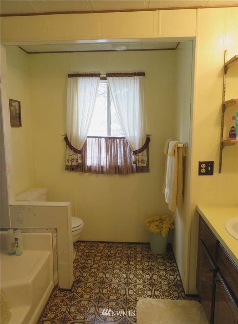 7 Bremner Lane Republic, WA 99166 - Photo 9 of 24