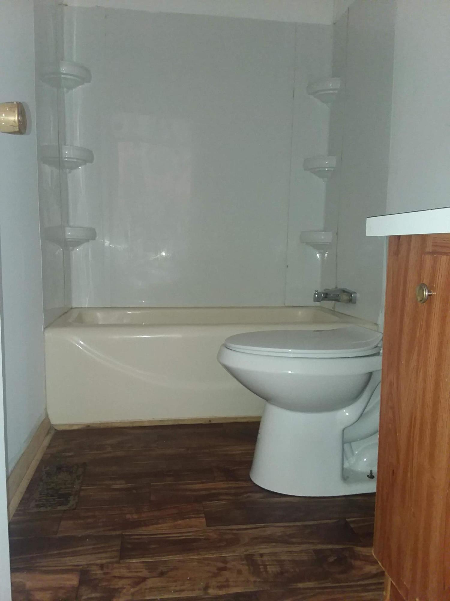 937 Ridgeview Road Maryville, TN 37801 - Photo 15 of 22 Main bathroom