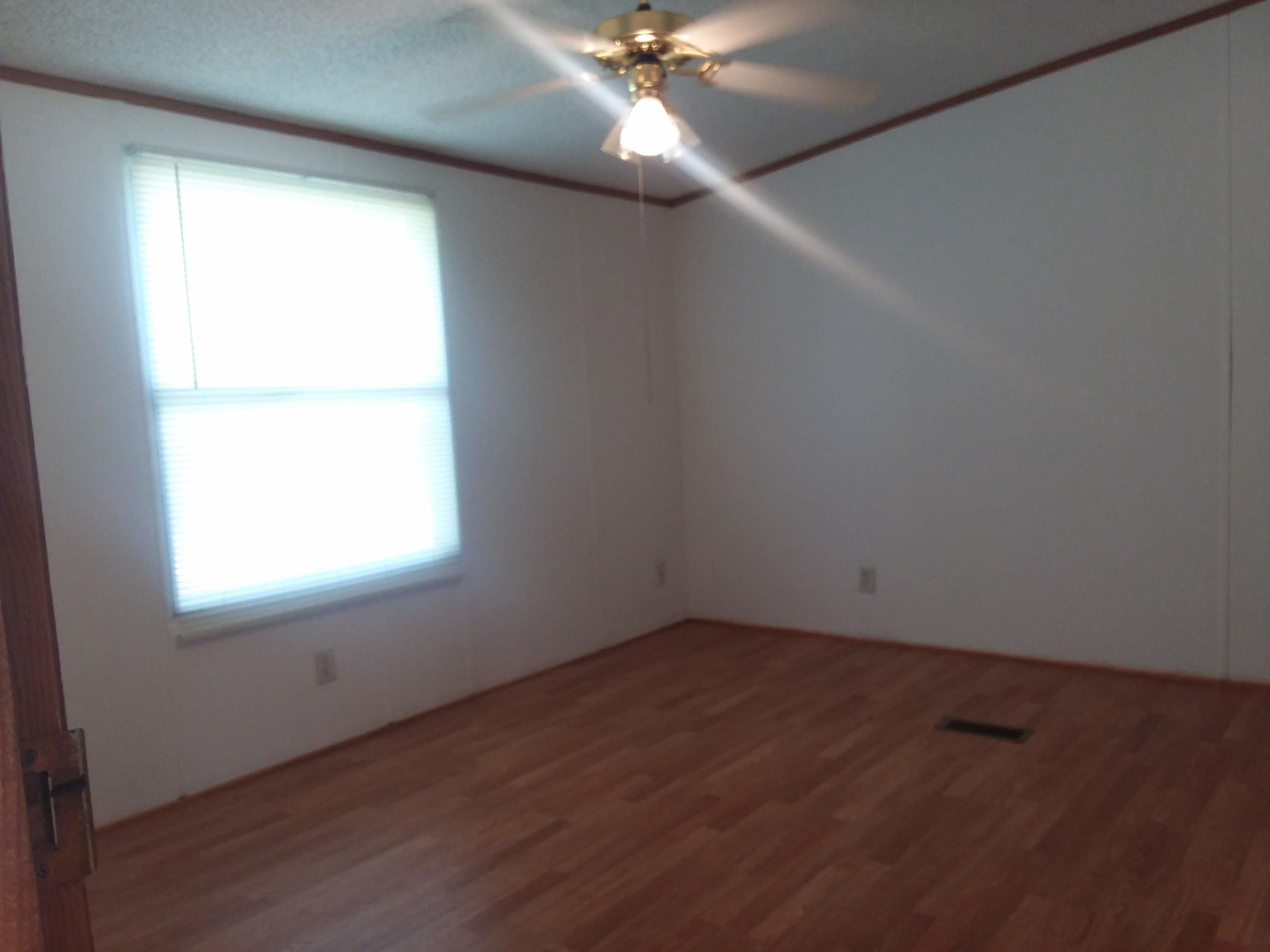 937 Ridgeview Road Maryville, TN 37801 - Photo 16 of 22 Large master bedroom