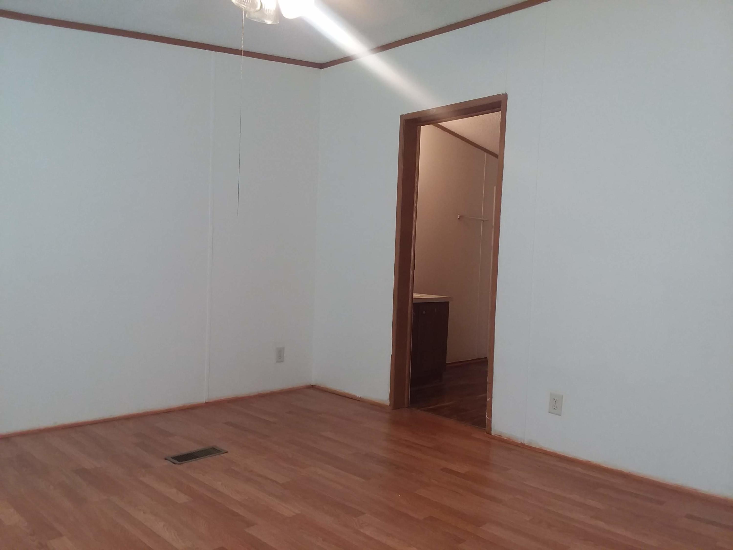 937 Ridgeview Road Maryville, TN 37801 - Photo 17 of 22 Large master bedroom