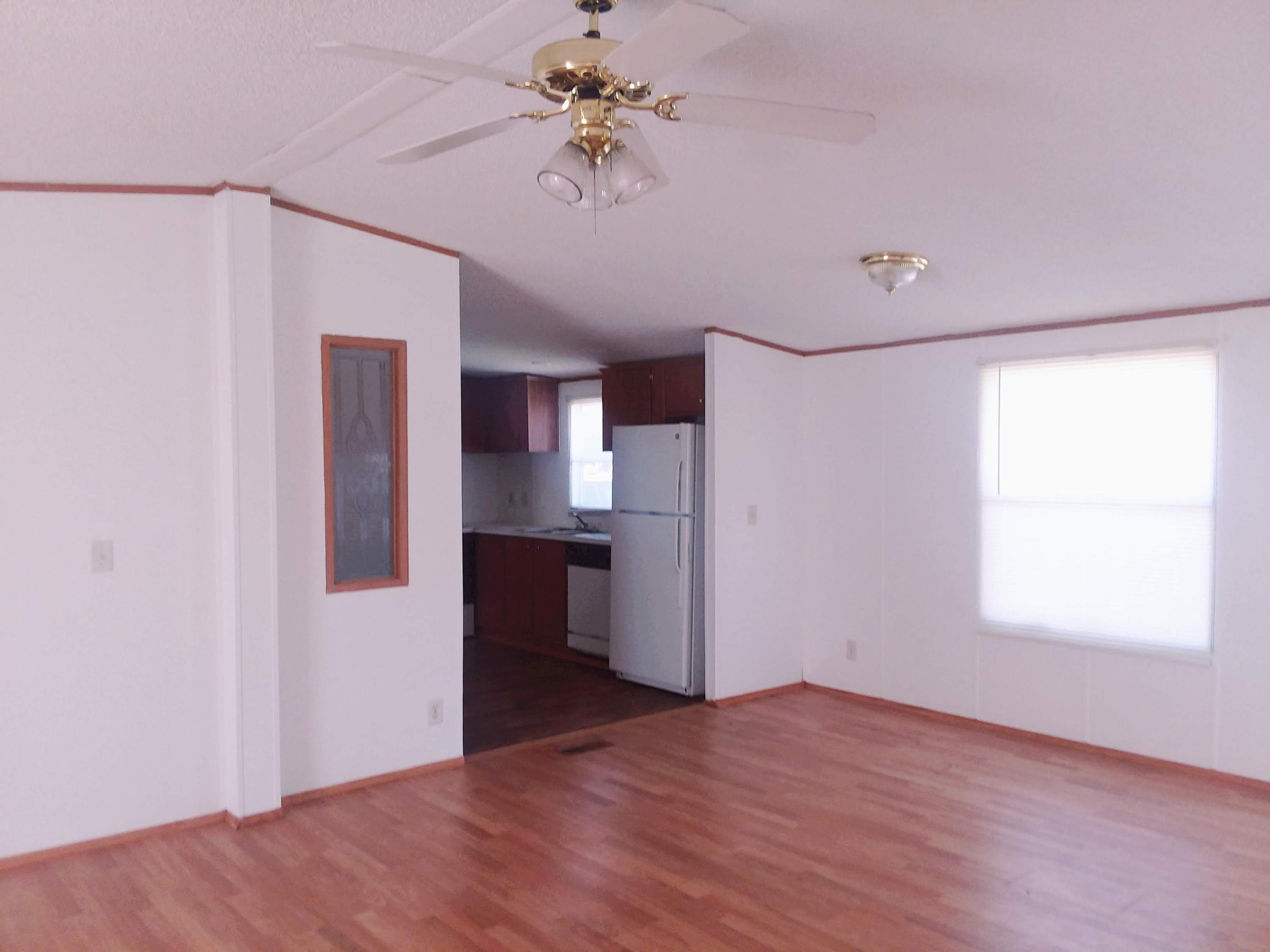 937 Ridgeview Road Maryville, TN 37801 - Photo 4 of 22 Open space into the kitchen