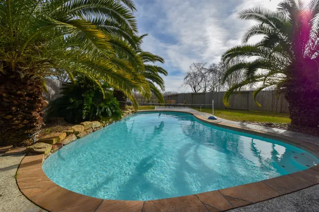 $9,500 | 10102 White Oak Trail Lane, Houston, TX 77064