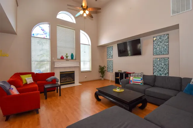 $9,500 | 10102 White Oak Trail Lane, Houston, TX 77064