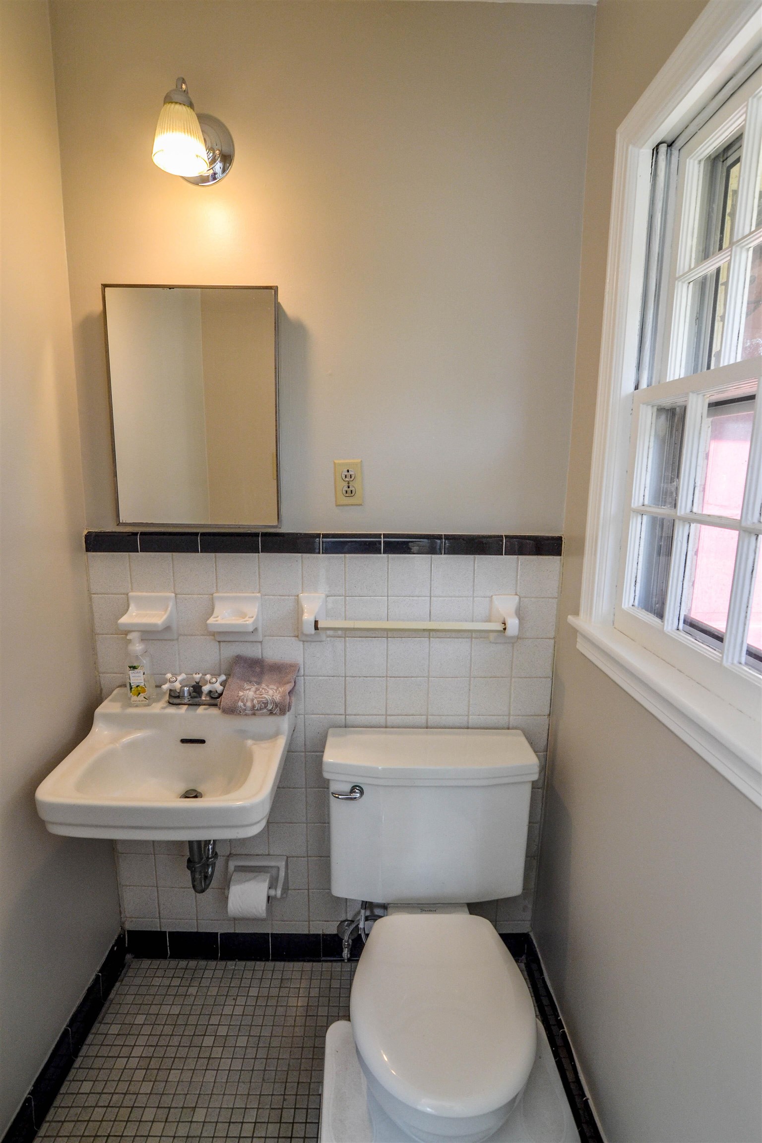 598 North Oak Grove Road Memphis, TN 38120 - Photo 13 of 19 Gallery Image 13