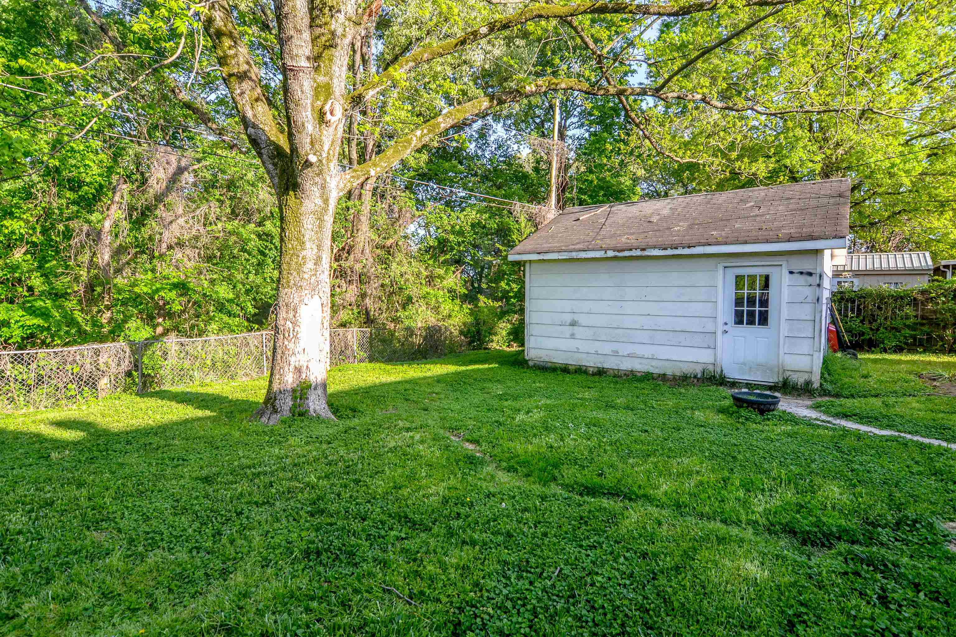 598 North Oak Grove Road Memphis, TN 38120 - Photo 18 of 19 Gallery Image 18