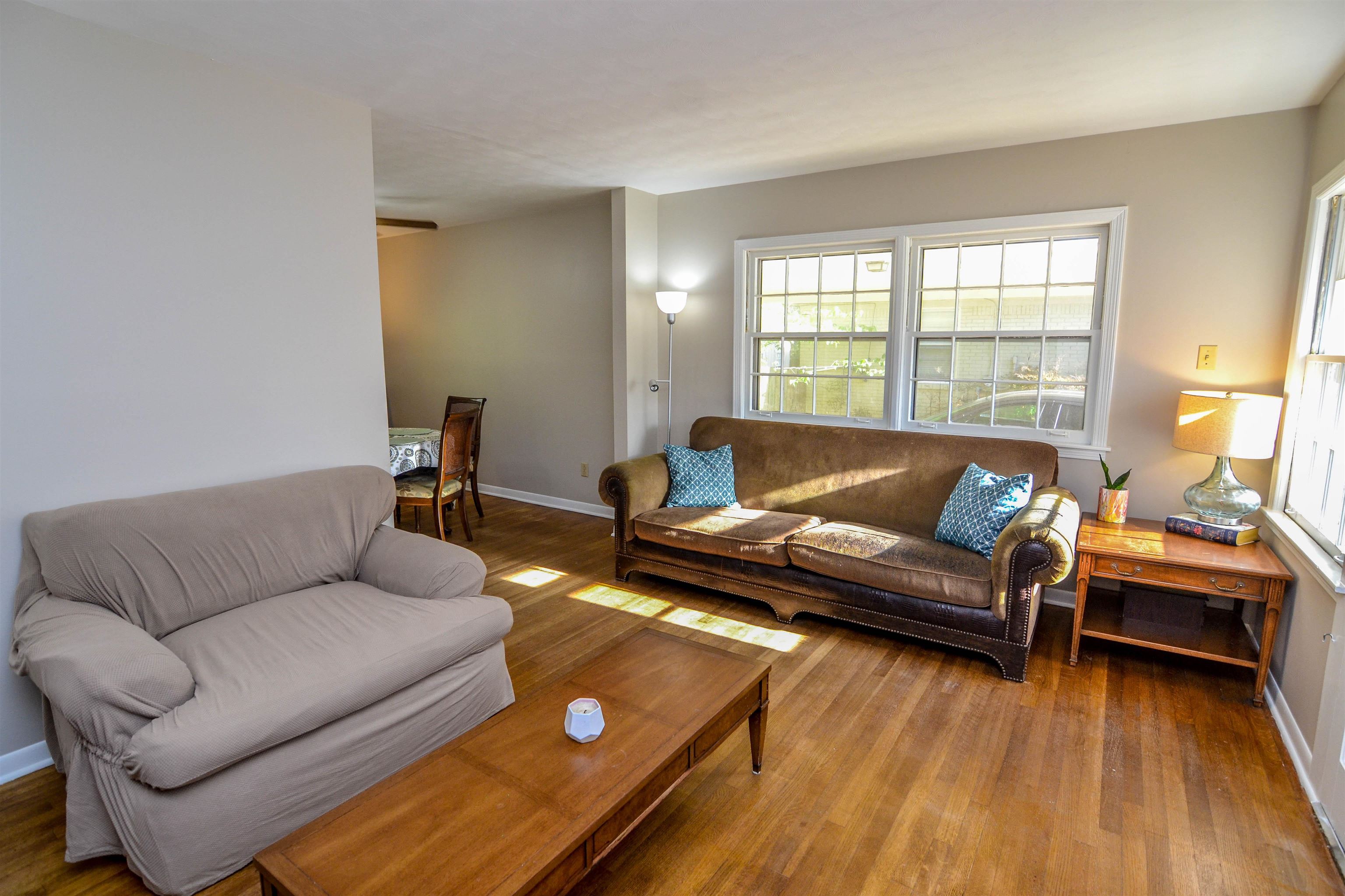 598 North Oak Grove Road Memphis, TN 38120 - Photo 4 of 19 Gallery Image 4