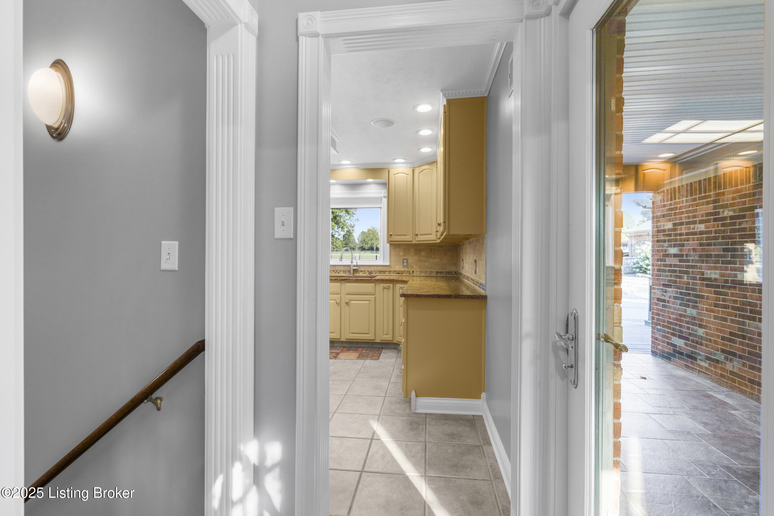 7707 Broad Run Road Louisville, KY 40291 - Photo 20 of 70 Hall