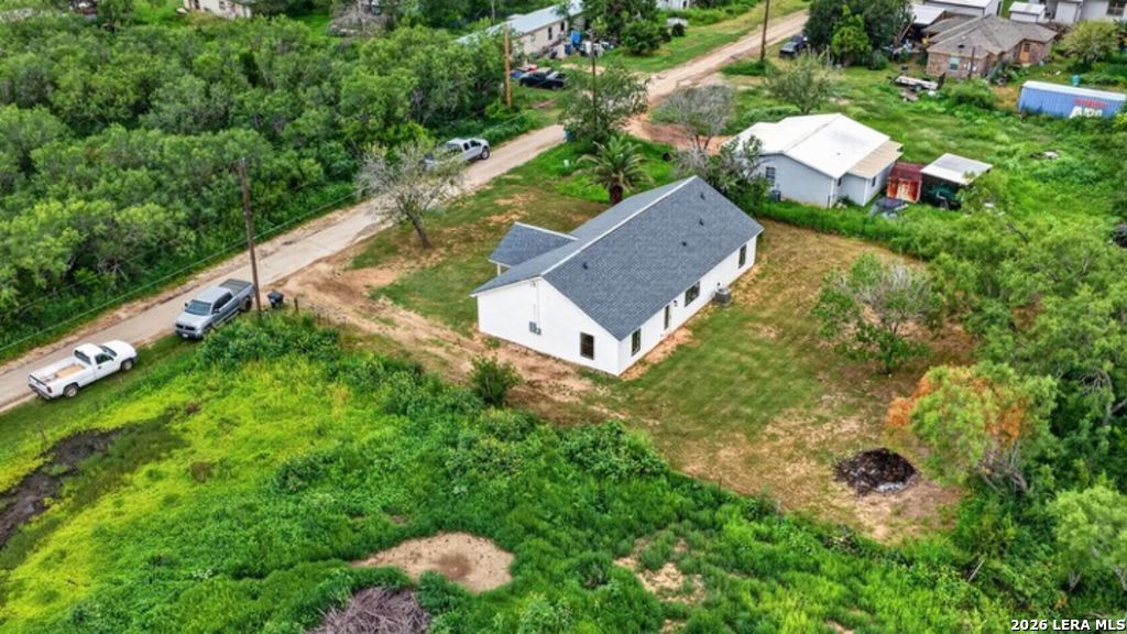 117 Cemetery Road Charlotte, TX 78011 - Photo 14 of 24 Gallery Image 14