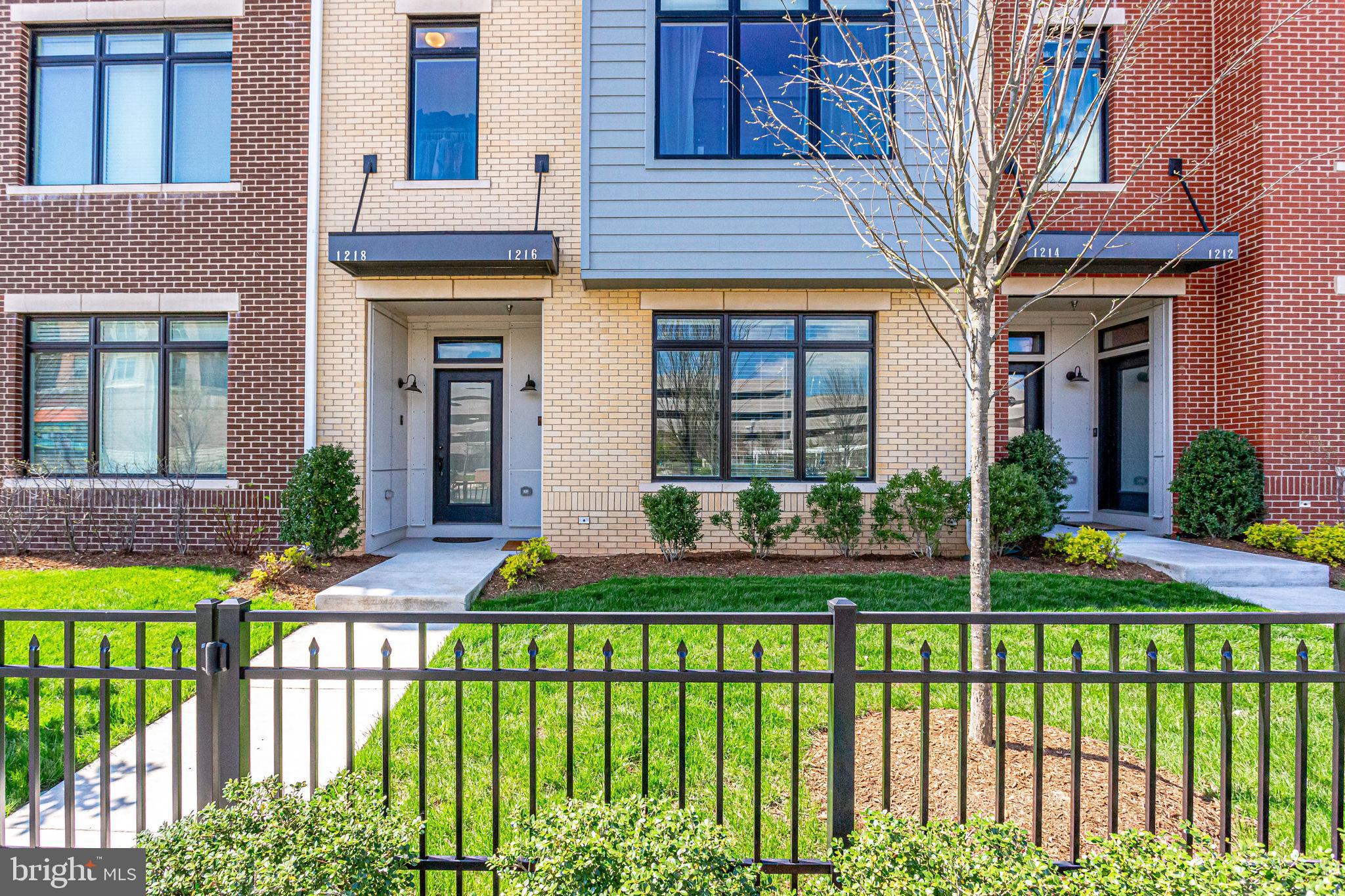 1216 Ribbon Limestone Terrace Southeast Leesburg, VA 20175 - Photo 26 of 33 Condo Assoc maintained lawn/landscaping