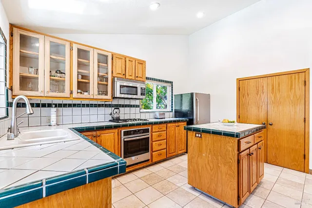 $1,525,000 | 12195 Fiori Lane, Sebastopol, CA 95472