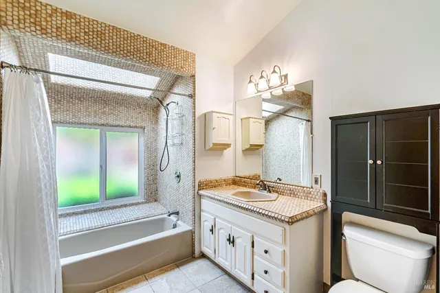 $1,525,000 | 12195 Fiori Lane, Sebastopol, CA 95472