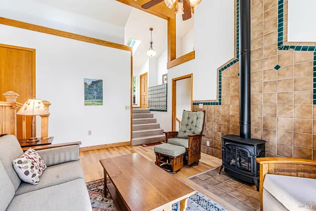 $1,525,000 | 12195 Fiori Lane, Sebastopol, CA 95472